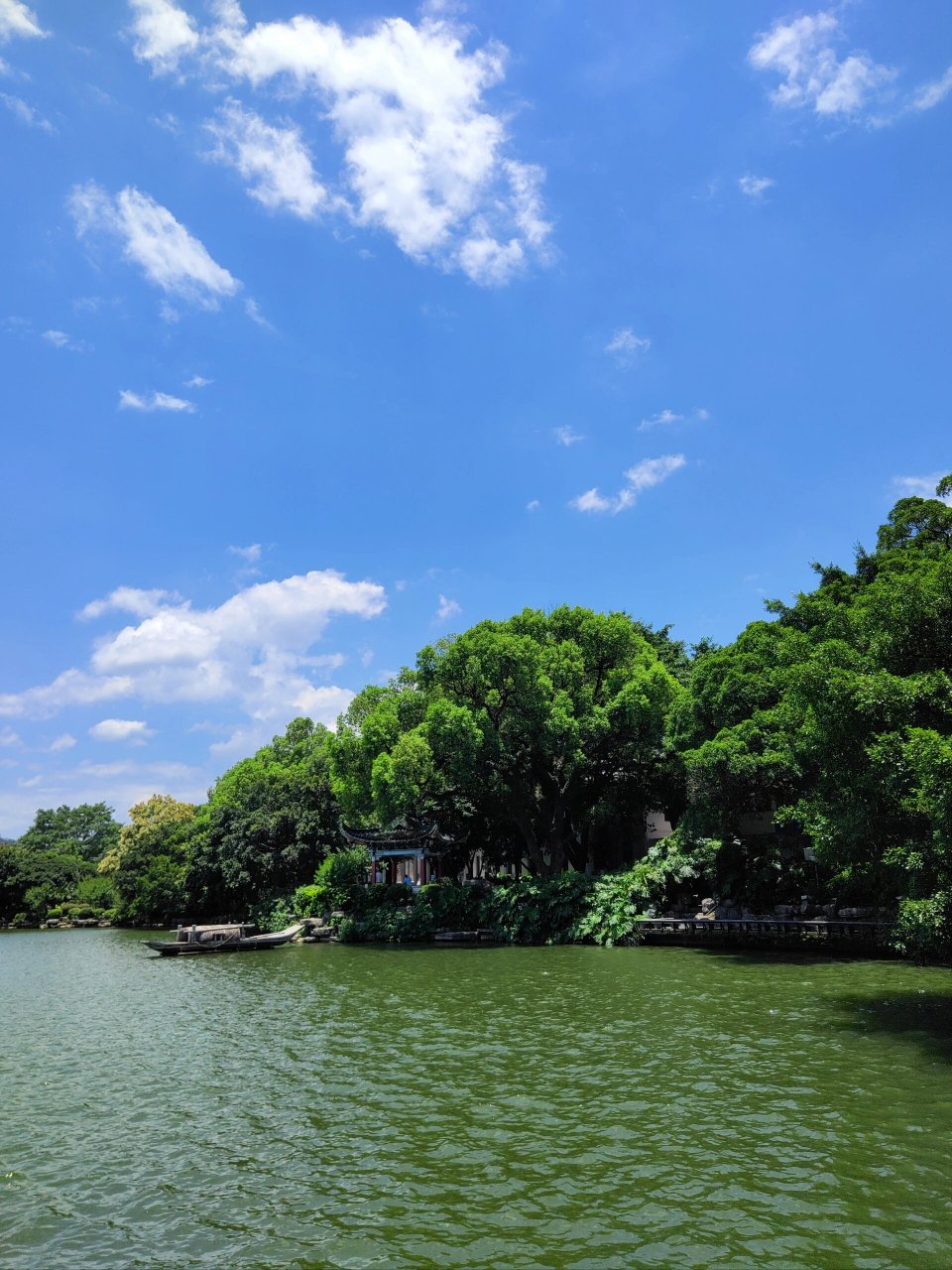 桂林開放式的榕湖景區(qū)實(shí)在太美麗 免費(fèi)游覽,開放式管理,景色宜人,天空