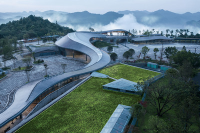 山水相融:黃果樹大瀑布、天星橋景區入口游客中心 / 中規院+清水愛派